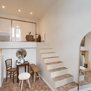 https://lauthentique-duparc-studio-de-charme-en-centre-ville.inbrittany.com